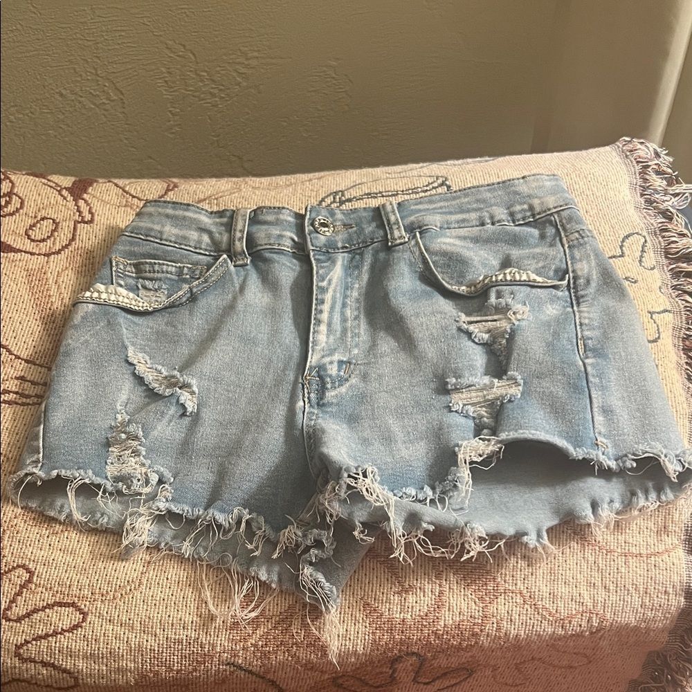 #1010+ Distressed Light Blue Denim Shorts - Picture 1 of 3